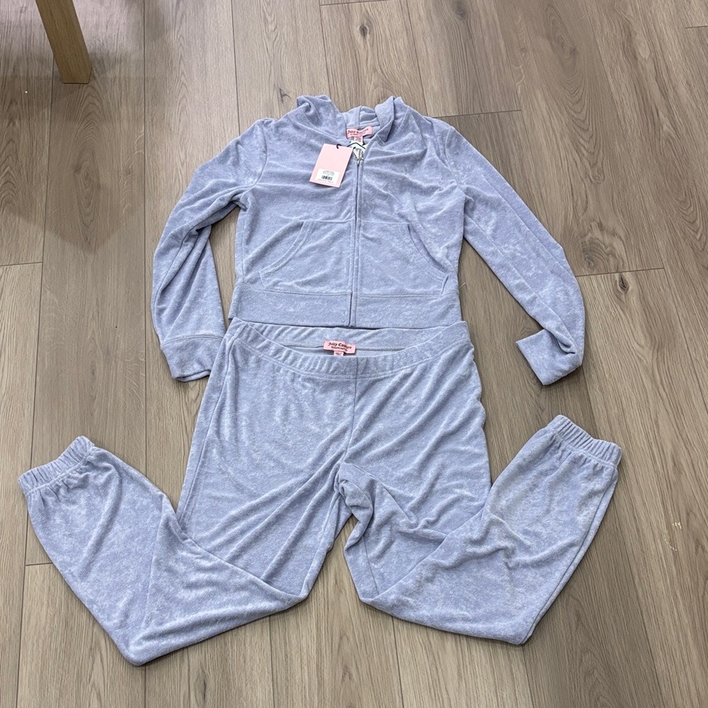 New with tag Juicy Couture terry Tracksuit size medium